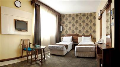 اتاق دو تخته تویین هتل هاترا مشهد اتاق دو تخته تویین هتل هاترا مشهد